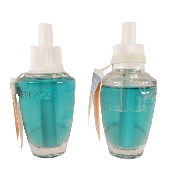 Bath & Body Works Wallflowers Refills Turquoise Waters Scent 0.8oz Lot of 2 - Picture 4 of 7